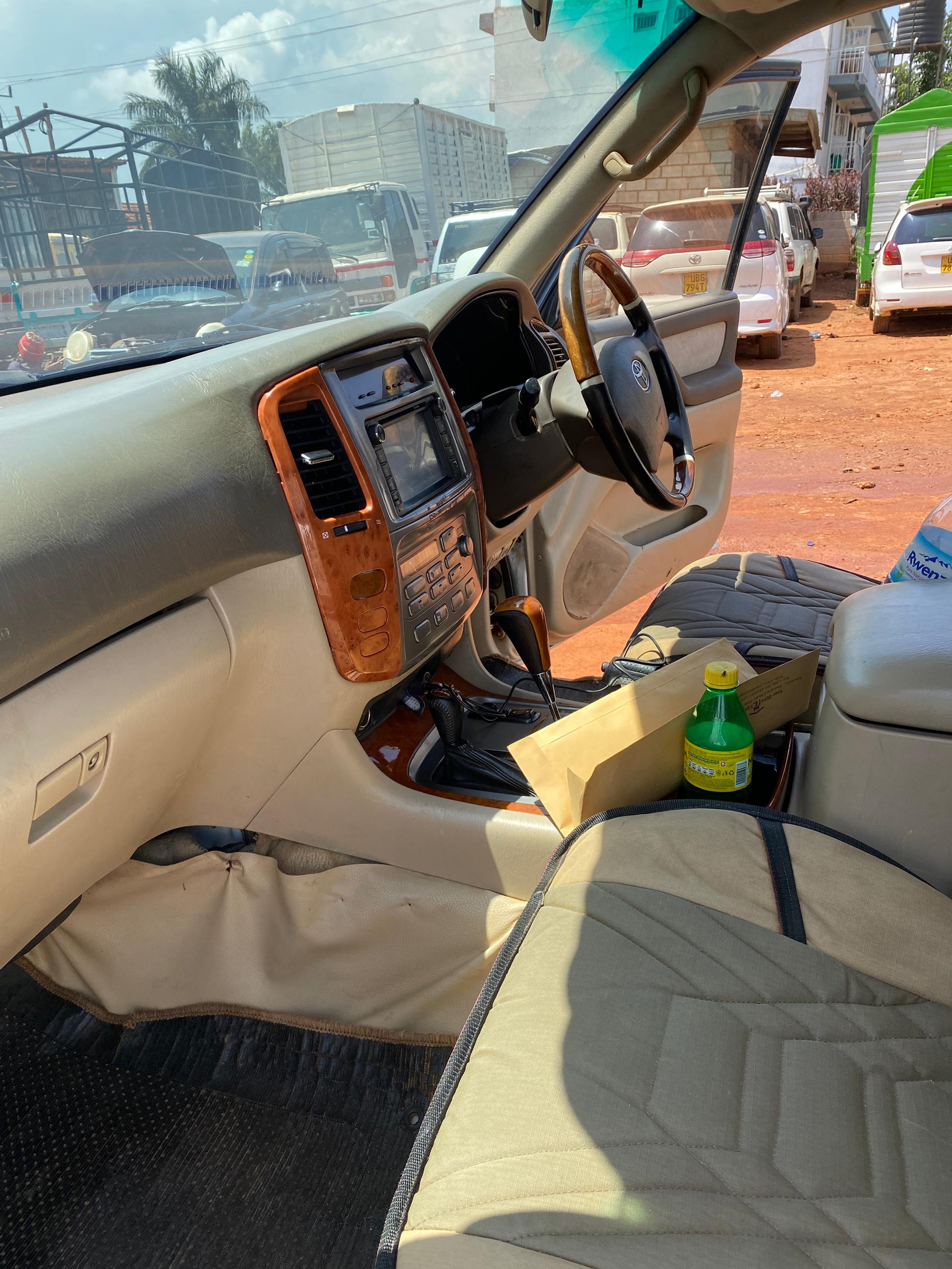 Rent Land Cruiser V8 in Entebbe from $80 per day