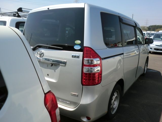 Rent Toyota Noah in Entebbe from $40 per day